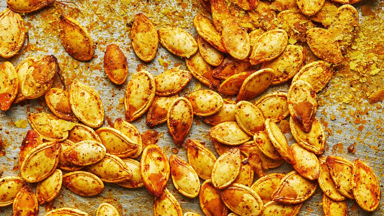 How To Clean Pumpkin Seeds For Roasting And Snacking - [Step By Step] Guide