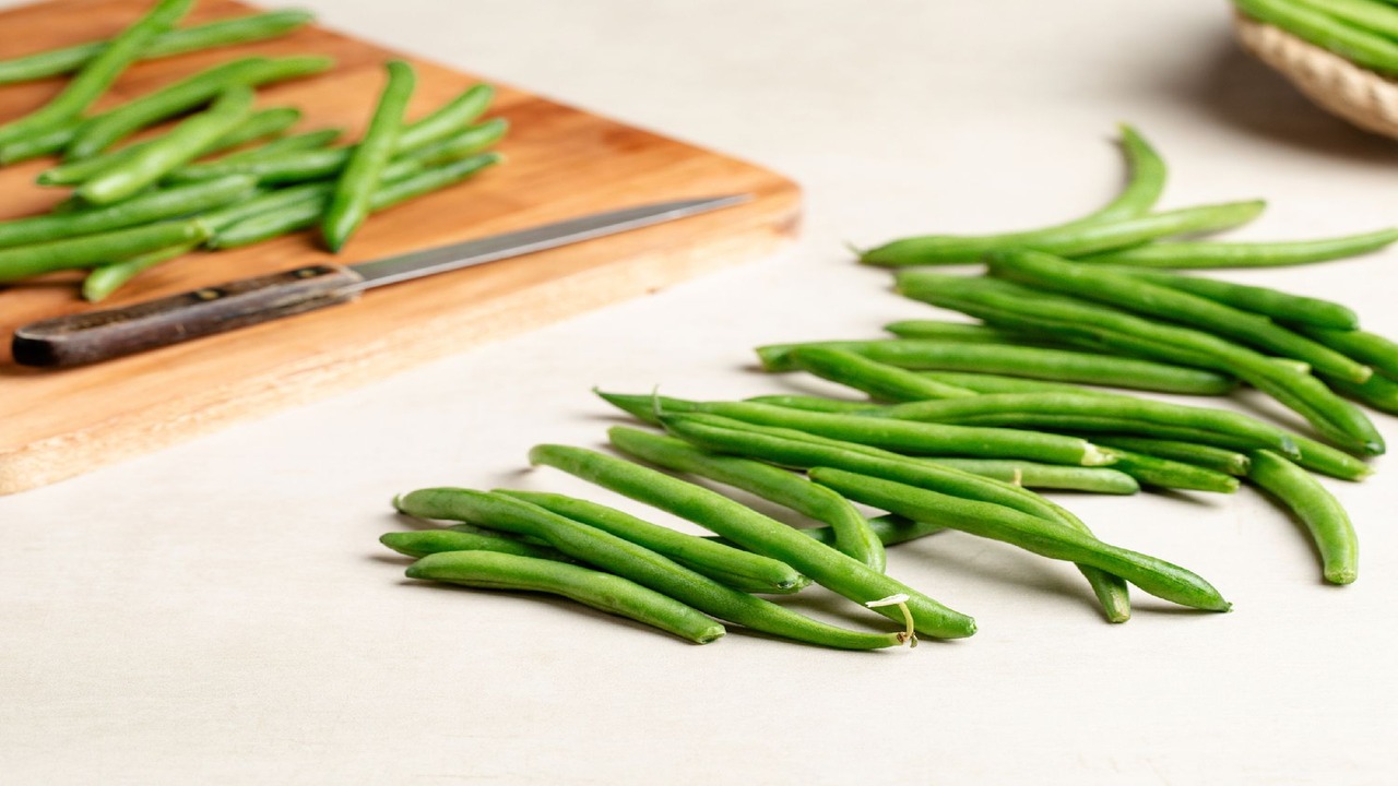 Packaging And Labeling Green Beans