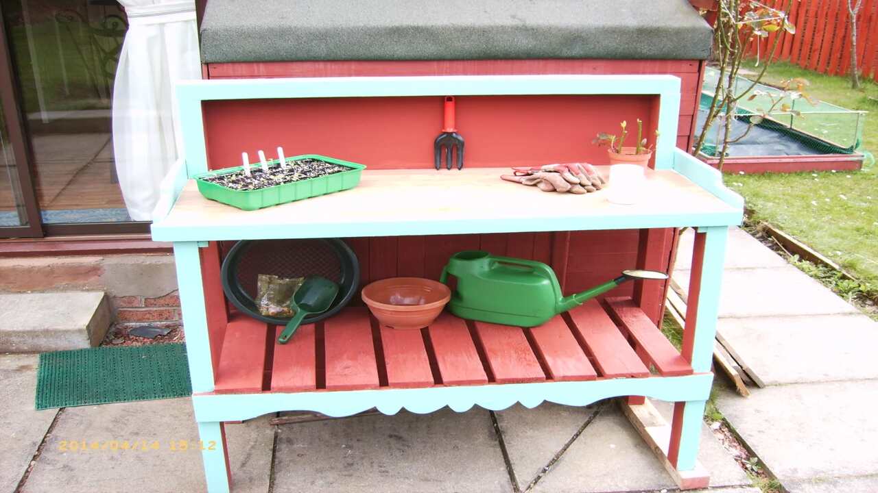 Upcycled Pallet Potting Table