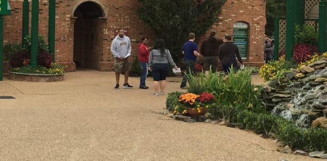 Operating hours phone number for busch gardens williamsburg va
